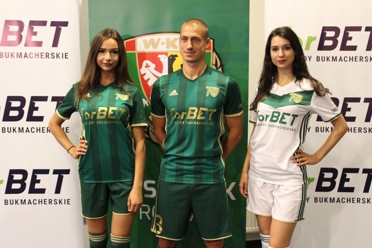 Śląsk w końcu znalazł sponsora głównego! ForBET na koszulkach WKS-u