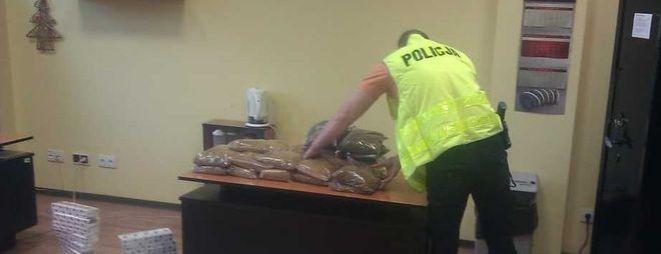 Blisko 200 kilogramów nielegalnego tytoniu i pięcioro podejrzanych w rękach policji