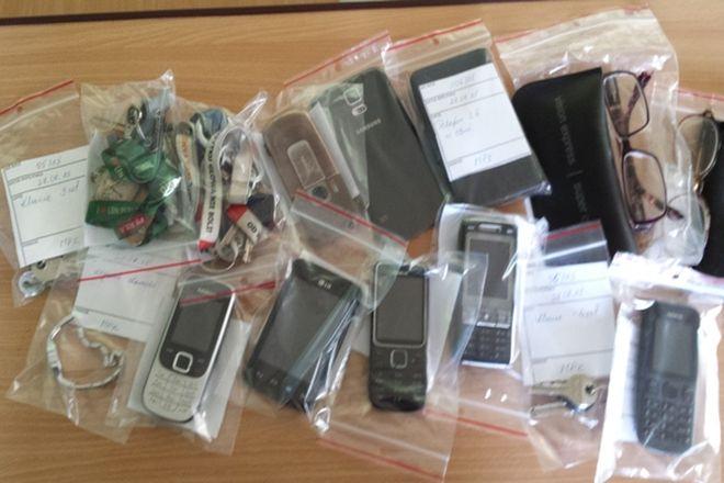 Nowe zguby we wrocławskim biurze rzeczy znalezionych. Tablet, obrączka, maszynka do robienia tatuażu...