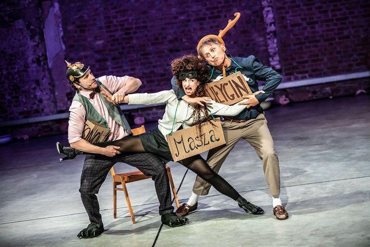 Powiew świeżości w Teatrze Pantomimy. Recenzja spektaklu „Tiki i inne zabawy”