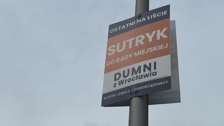 Ten kandydat nie pokazuje twarzy ani imienia. Dlaczego?