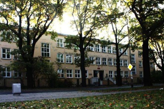 Wrocławskie Liceum Ogólnokształcące nr VI uratowane