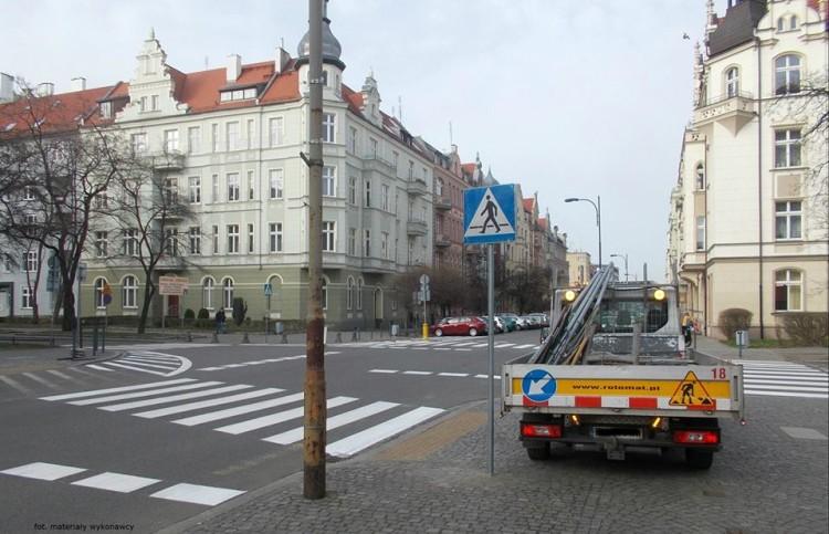 Nowe przejście dla pieszych przy kampusie Politechniki Wrocławskiej