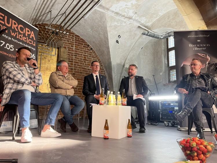 Robert Makłowicz otwiera festiwal “Europa na widelcu”. Święto nie tylko dla wyrafinowanych smakoszy [FILM]