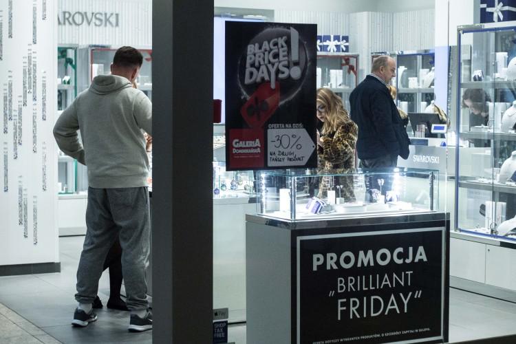 Black Friday. Wrocławianie tłumnie wyruszyli na zakupy [ZDJĘCIA]