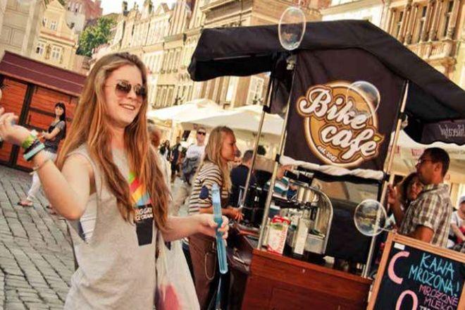 Wkrótce we Wrocławiu rusza BikeCafe. W centrum miasta będą serwować kawę z rikszy
