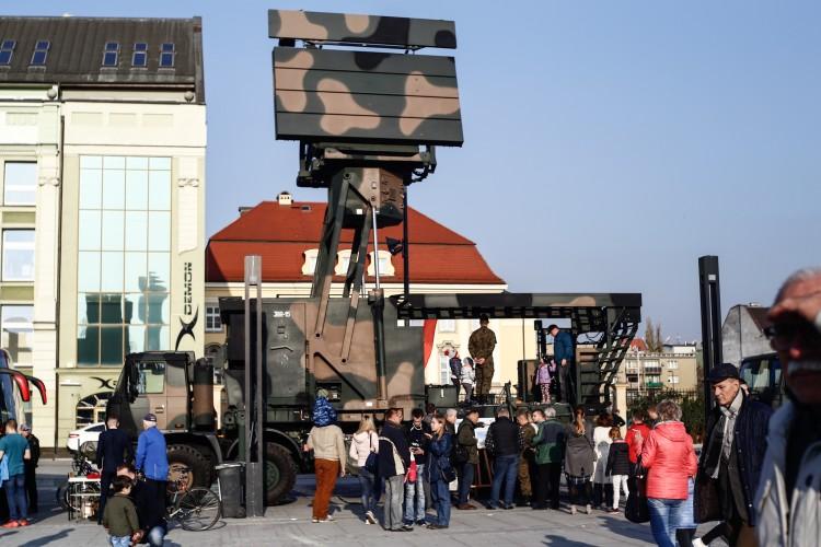 Wrocławianie zaśpiewali pieśni patrioryczne dla Niepodległej [ZDJĘCIA]