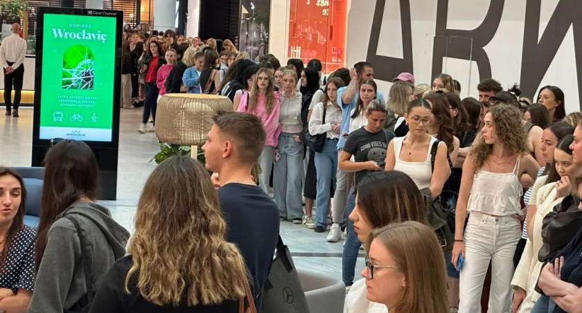 Victorias Secret otworzyła sklep we Wrocławiu. Takiej kolejki Wroclavia jeszcze nie widziała. A staniki po kilkaset złotych
