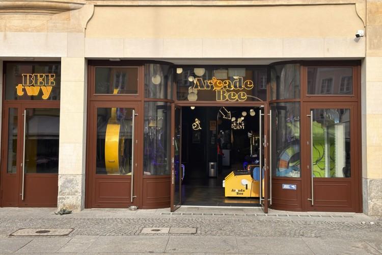 Wrocław: Arcade Bee raj dla fanów gier Arcade, karoke i nie tylko [ZDJĘCIA]