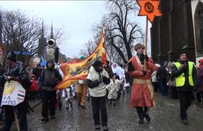 Orszak Trzech Króli przemaszerował ulicami w centrum miasta [VIDEO]