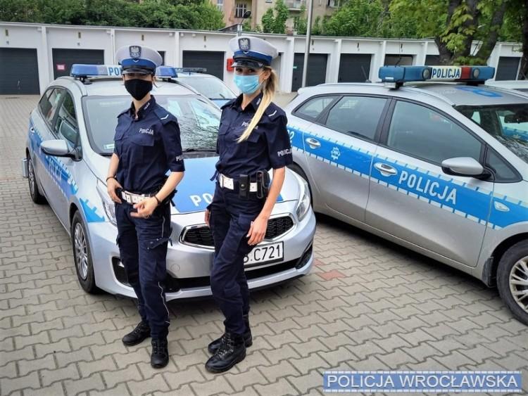 Poród w drodze do szpitala. Pomogły wrocławskie policjantki