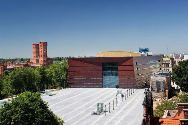Rewolucja w parkowaniu wokół Narodowego Forum Muzyki. Miejsc parkingowych ubyło aż w pięciu punktach