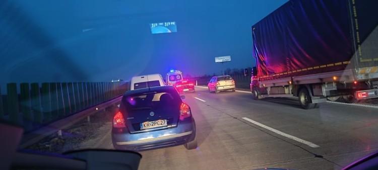 Gigantyczny korek na A4. W trzech wypadkach zderzyło się 9 samochodów