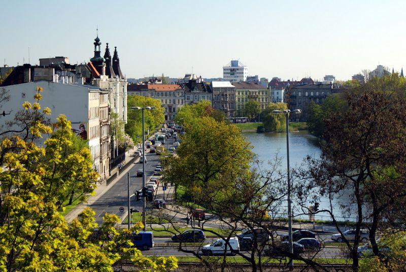 Kolejna awaria wodociągu. Na Podwalu wyłączono z ruchu jeden pas jezdni