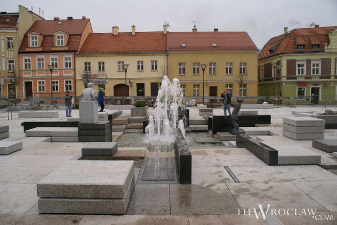 Wjechał autem na ryneczek Psiego Pola. Nie miał nawet prawa jazdy