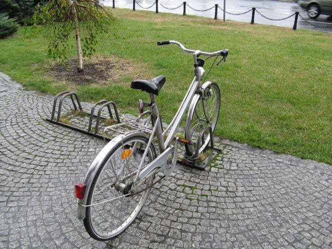 Parking, szatnia i prysznic dla rowerzystów. Nowy standard w mieście?