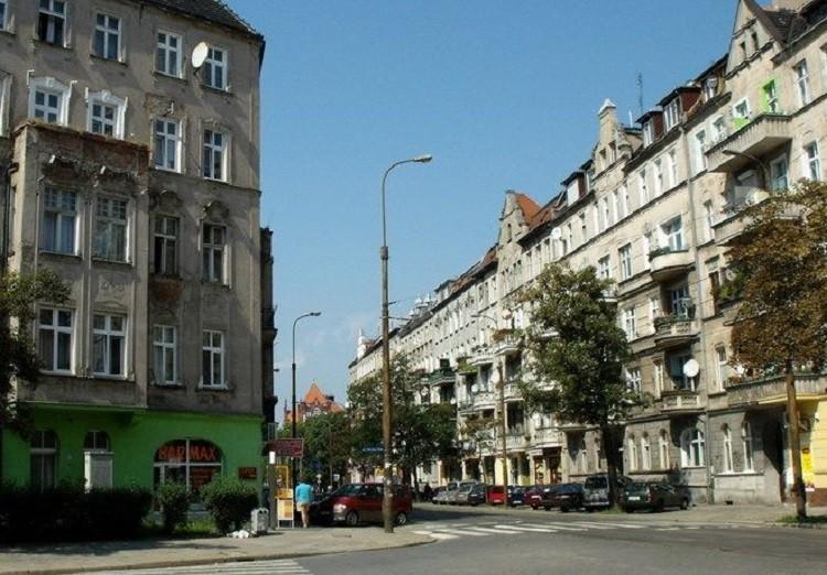 Mieszkańcy kręcą serial na ołbińskim podwórku