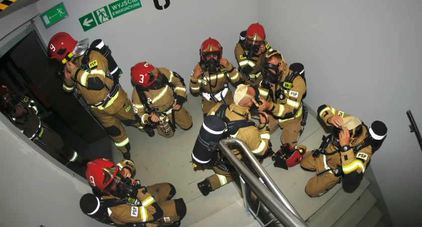 Strażacy na szczycie Sky Tower we Wrocławiu. Mieli ważny powód 