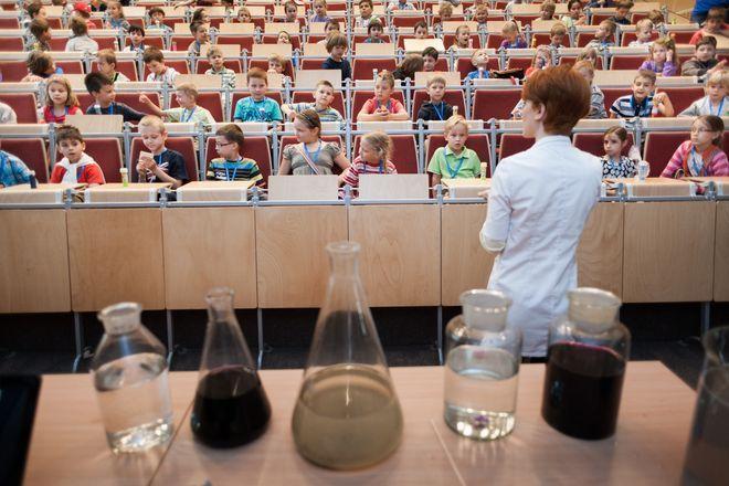Czy ślimaki rodzą się z muszlą? Kończy się rekrutacja na Uniwersytet Dzieci