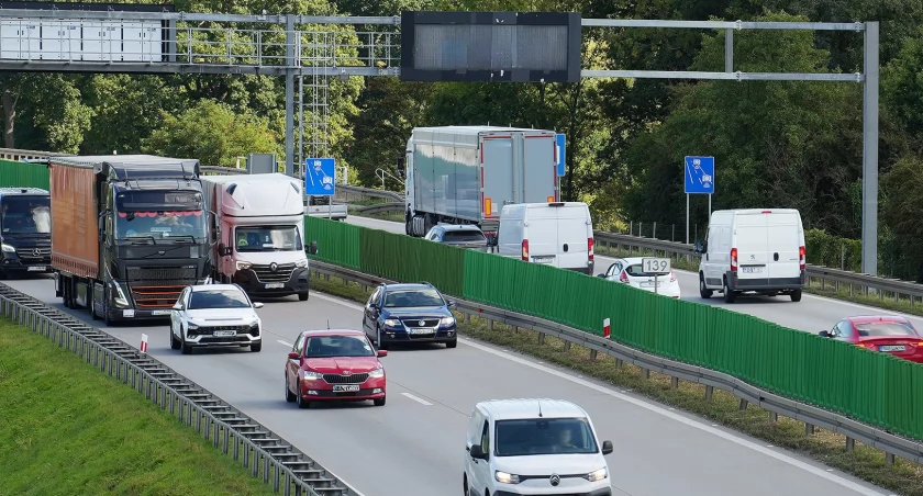 Nowy pomiar prędkości na A4 już działa. Wiemy, od jakiej prędkości będą karać i jakie będą stawki mandatów!