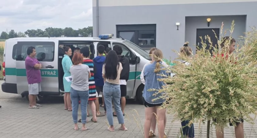 Domy pełne uchodźców pod Wrocławiem. Ministerstwo umywa ręce