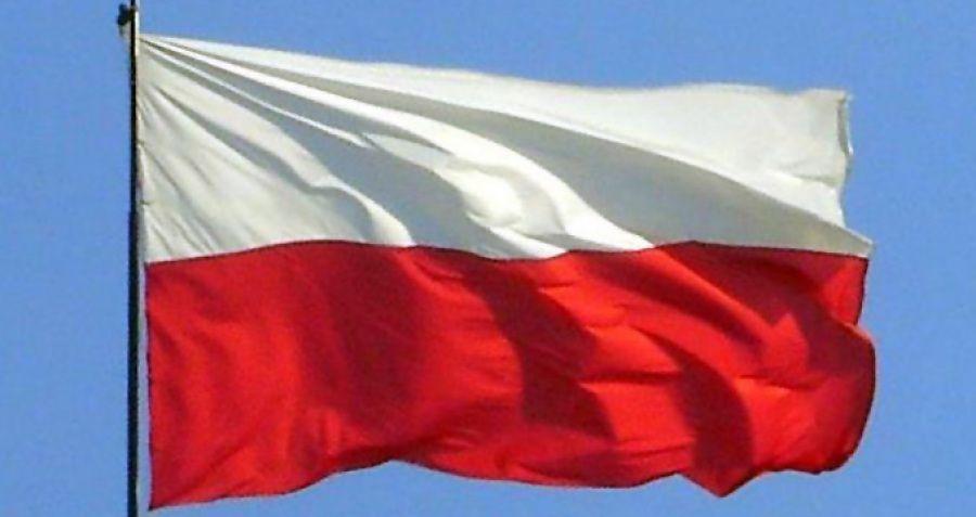 Pół roku w zawieszeniu za atak na flagę