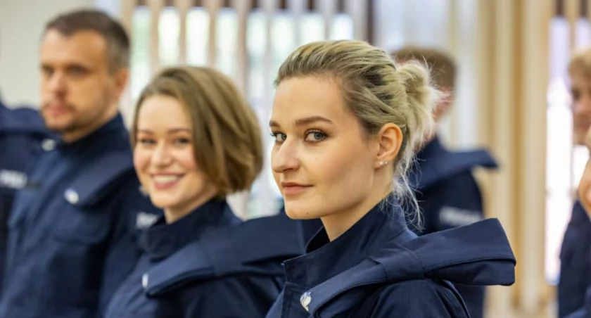 Wrocław ma 15 nowych policjantów. Większość to kobiety