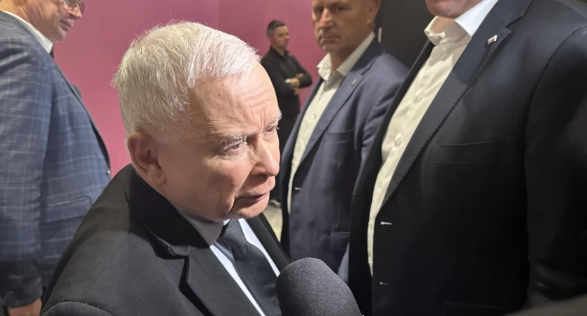 Wyrzuceni przez Jarosława Kaczyńskiego radni PiS liczą, że prezes zmieni zdanie