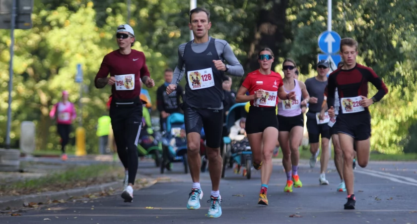 Bieg Uniwersytetu Medycznego we Wrocławiu. 10 km pokonali w pół godziny!