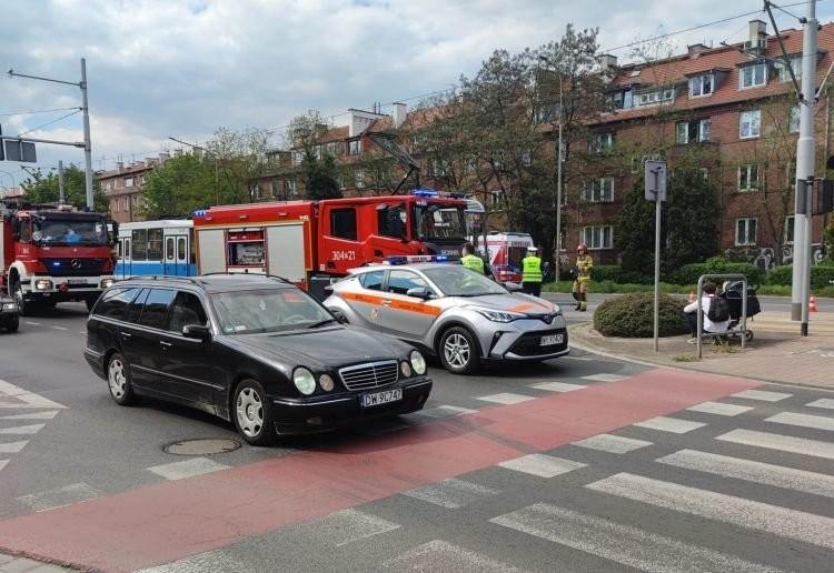 Wrocław: Radiowóz policyjny zderzył się z tramwajem. Policja tłumaczy, jak to się stało
