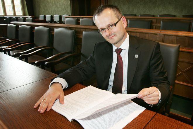 Radny PiS do prezydenta Dutkiewicza: gdzie jest kres długów i zapożyczania miasta?