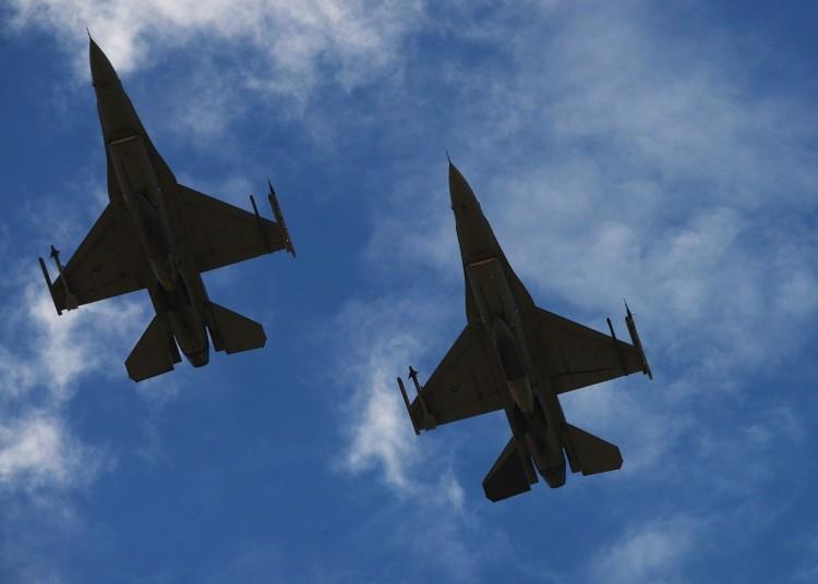 Potężny huk we Wrocławiu. Myśliwce F-16 nad miastem