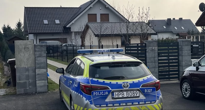 Potrójne zabójstwo w Prusicach. Policjant usłyszał zarzuty w związku makabryczną zbrodnią