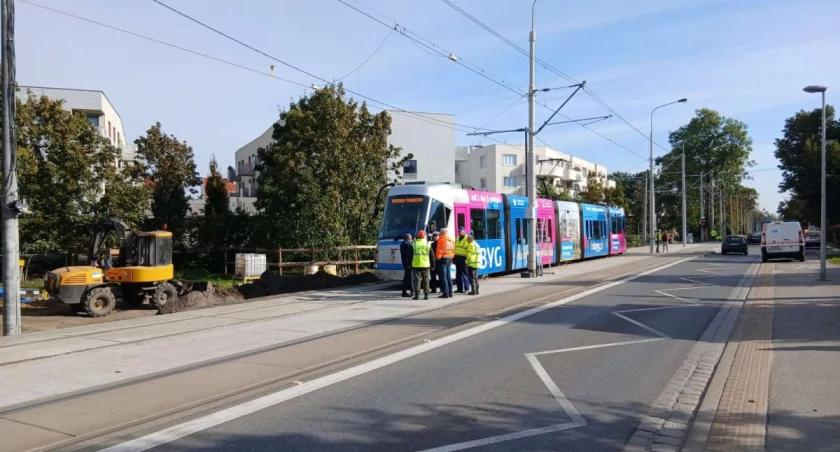 Miliony na mijankę na Przyjaźni wydane, a tramwaje znów jeżdżą po staremu 