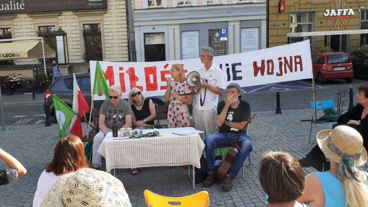 Akademia Zielonych pod hasłem „Miłość, nie wojna”