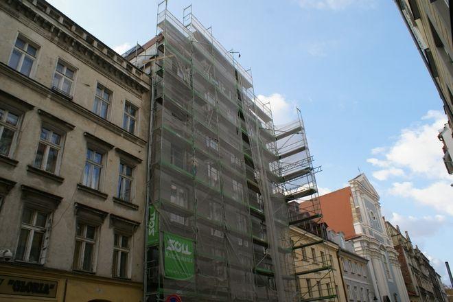 Inwestor kpi z urzędników. Stawia hotel na św. Antoniego, mimo zakazu budowy