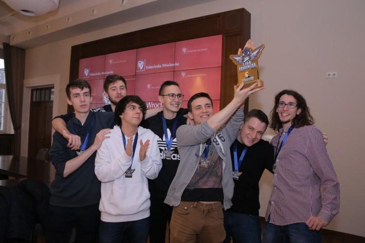 We Wrocławiu rozegrany zostanie finał ligi e-sportowej. Będzie strefa kibica i konkurs cosplay