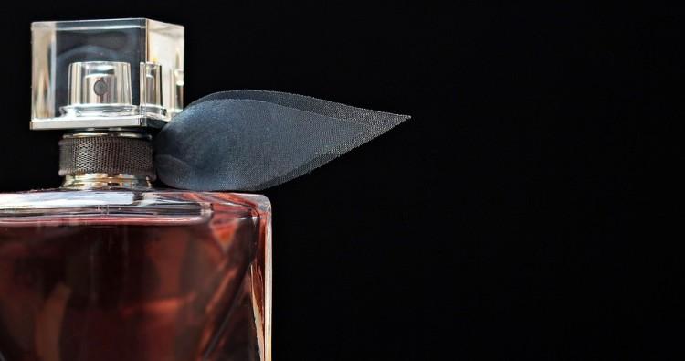 Kradł perfumy, bo chciał zarobić na mieszkanie