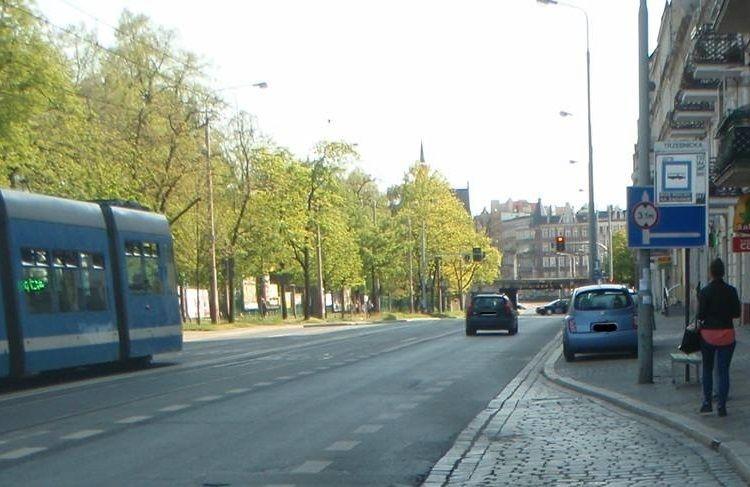 Wrocław: jechała skuterem, mając 1,5 promila alkoholu. Straciła panowanie nad pojazdem