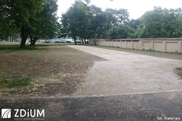 W centrum powstał bezpłatny parking. Kierowcy mogą już z niego korzystać