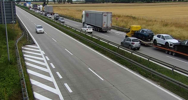 Wrocław: Autostrada A4 i AOW już się korkują. Wyjazd z miasta utrudniony