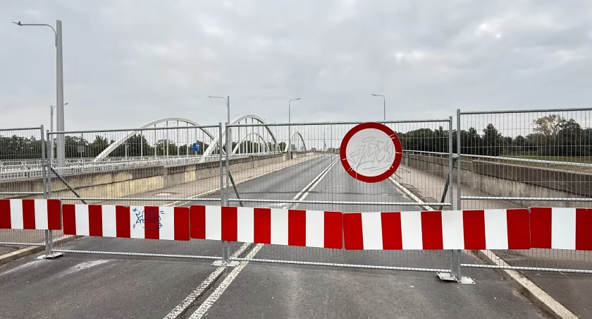 Nie można zburzyć starych Mostów Chrobrego. Sąd zdecydował dziś, że są i mają być zabytkiem