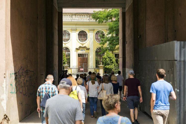 Sąsiedzkie spacery wracają na podwórka. Na początek Brochów [HARMONOGRAM]