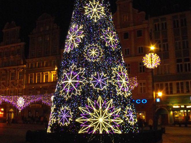 Już teraz zdemontują choinkę w Rynku, bo Wrocław musi powitać ESK