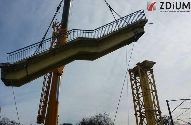 Trwają prace nad rozbiórką kładki nad aleją Sobieskiego
