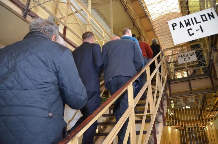 Wrocław: brakuje rąk do pracy! Przedsiębiorcy szukają pracowników w więzieniach