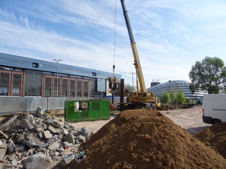 Budowa biurowca w centrum. Brama Oławska będzie gotowa za dwa lata [ZOBACZ]