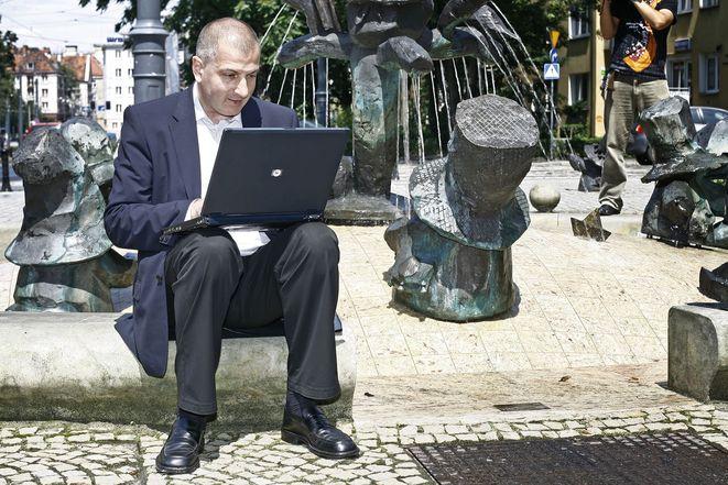 Tabliczki prowadzą do strefy internetu