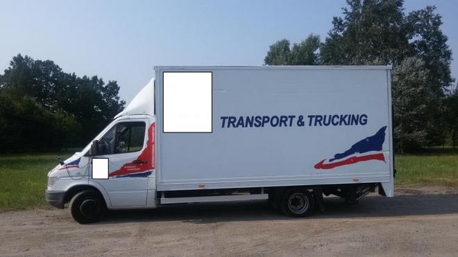 Wiózł pranie na podwójnym gazie. A jego auto było za ciężkie i uszkodzone