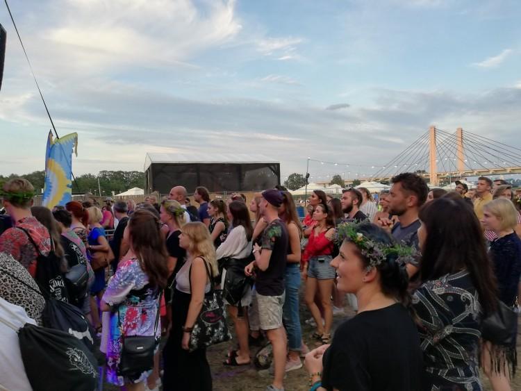 Zaskakujący finał koncertu na wrocławskiej plaży [ZDJĘCIA]